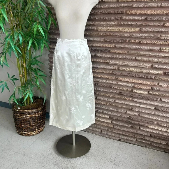 Vintage Handmade Chinese Ivory Brocade Maxi Skirt - Picture 7 of 7
